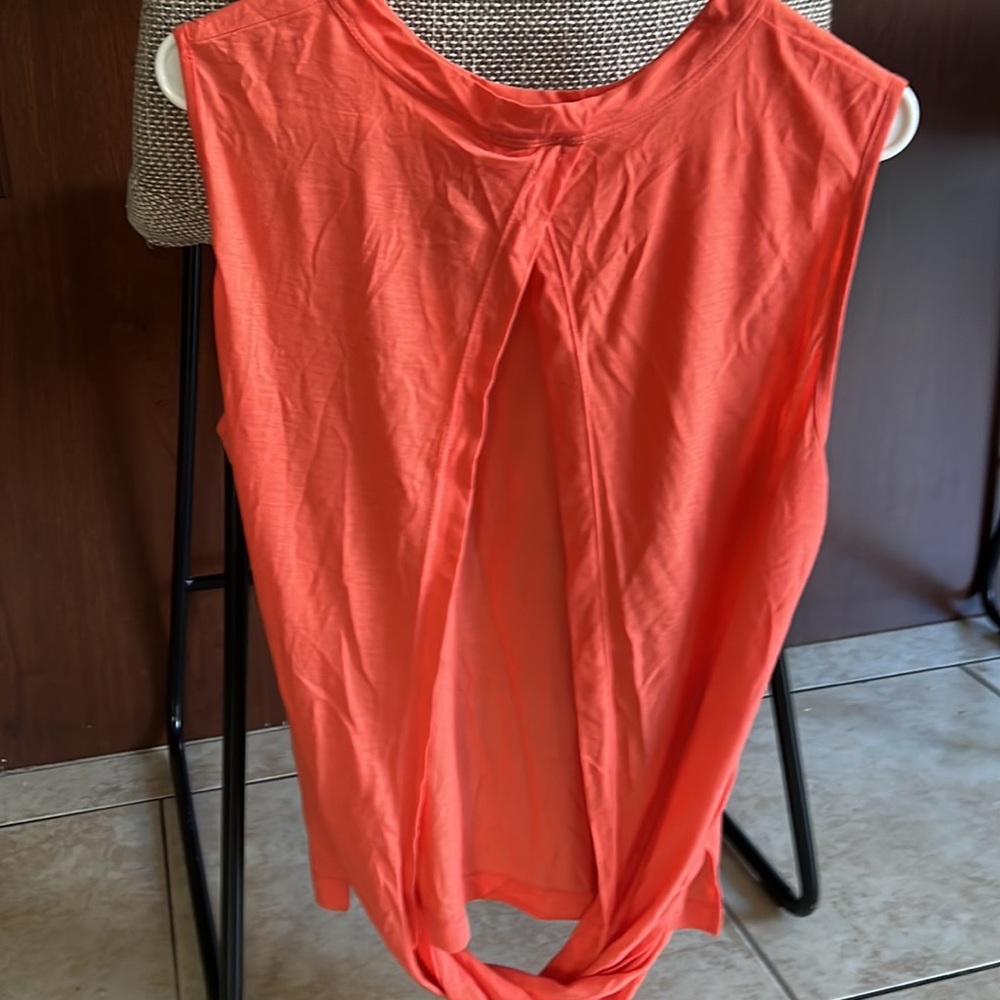Open back top - Picture 2 of 2